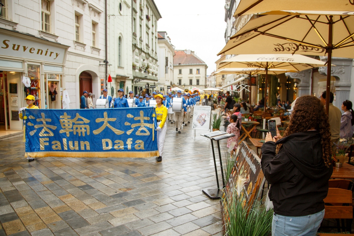 Průvod ulicemi Starého Města Bratislavy