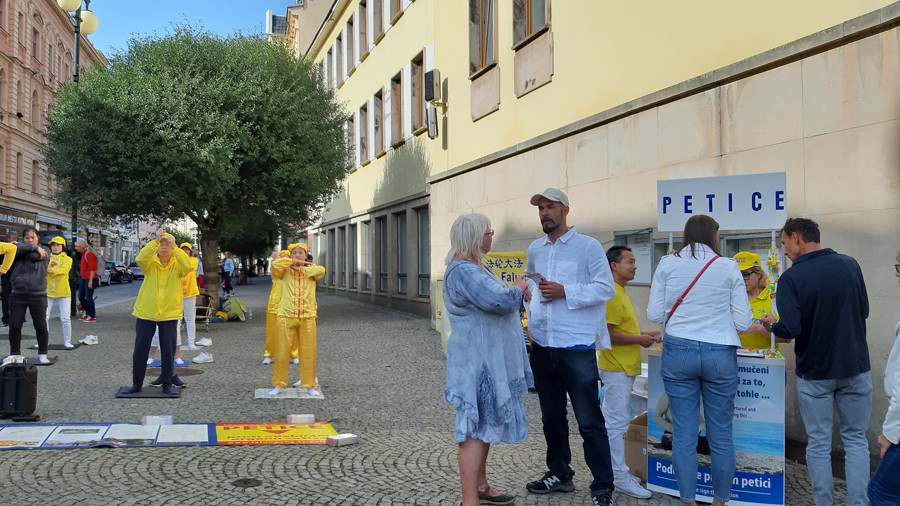 Falun Gong na Svatováclavských slavnostech