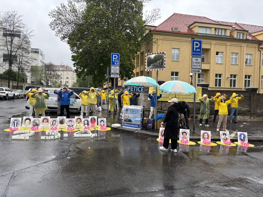 Akce před čínskou ambasádou