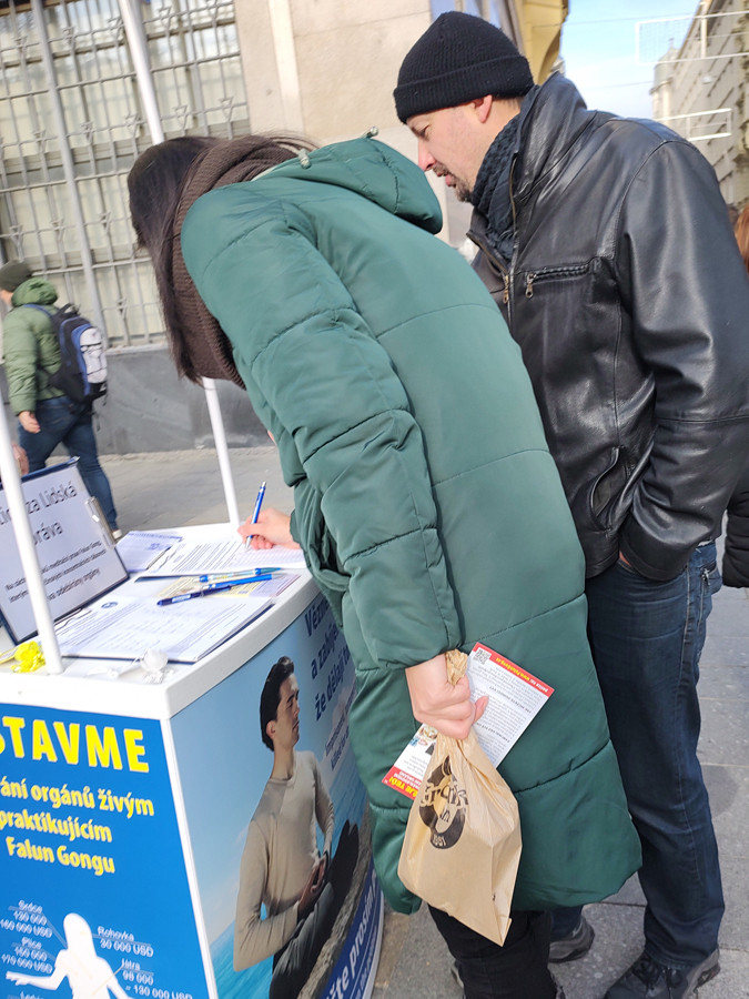 Petiční akce v Brně Petiční akce v Brně