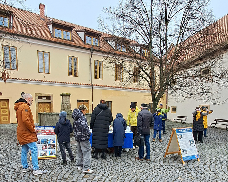 Petiční akce v Pardubicích Petiční akce v Pardubicích