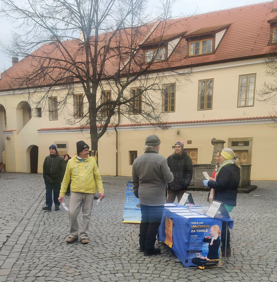 Petiční akce v Pardubicích Petiční akce v Pardubicích
