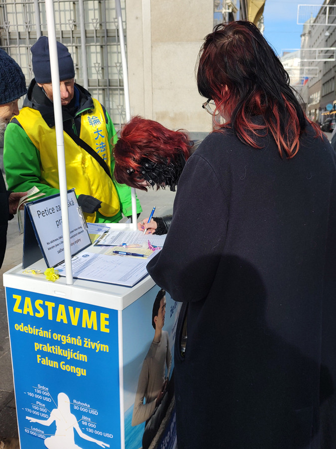 Petiční akce v Brně Petiční akce v Brně