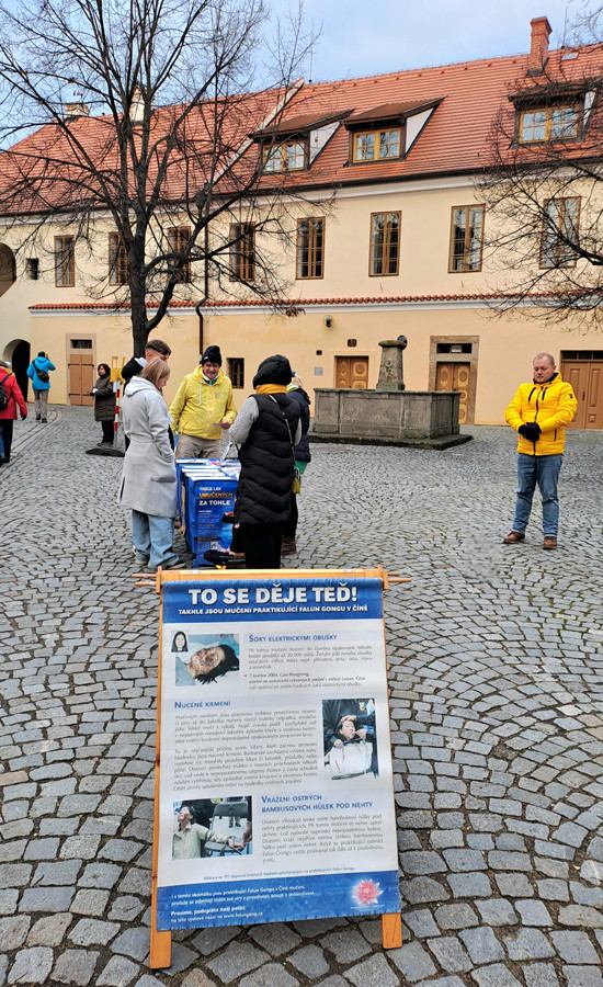 Petiční akce v Pardubicích Petiční akce v Pardubicích