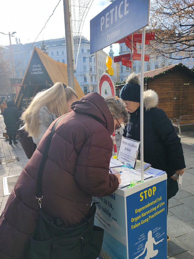 Petiční akce v Brně Petiční akce v Brně