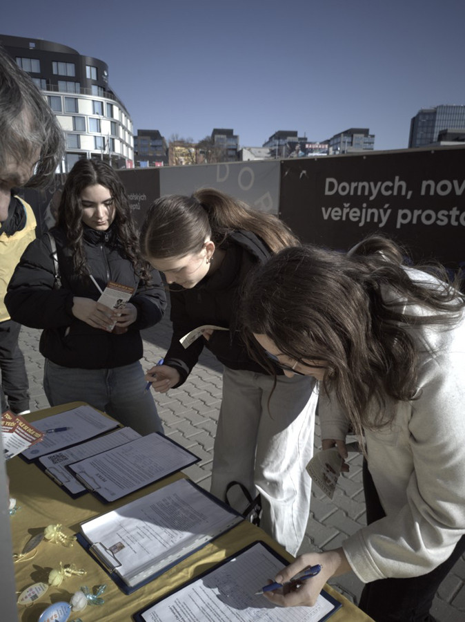 Petiční akce v Brně Petiční akce v Brně