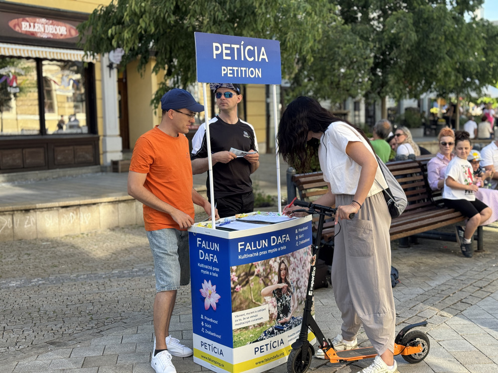 Petiční akce v Nitře Petiční akce v Nitře