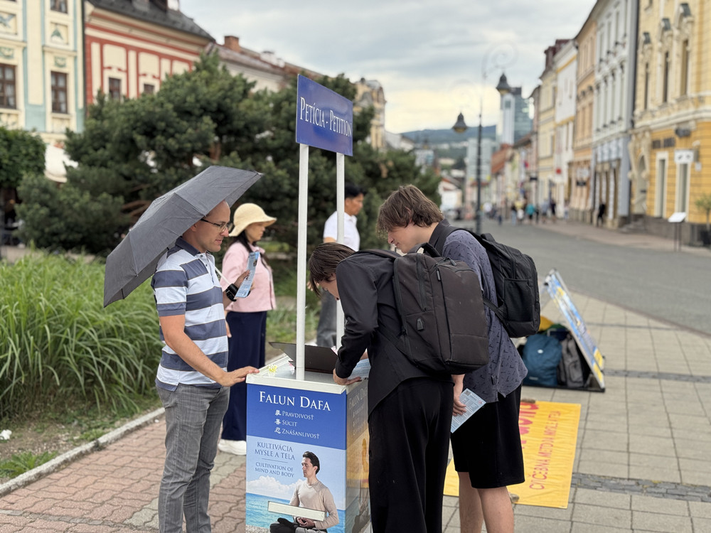 Petiční akce v Bánské Bystrici Petiční akce v Bánské Bystrici