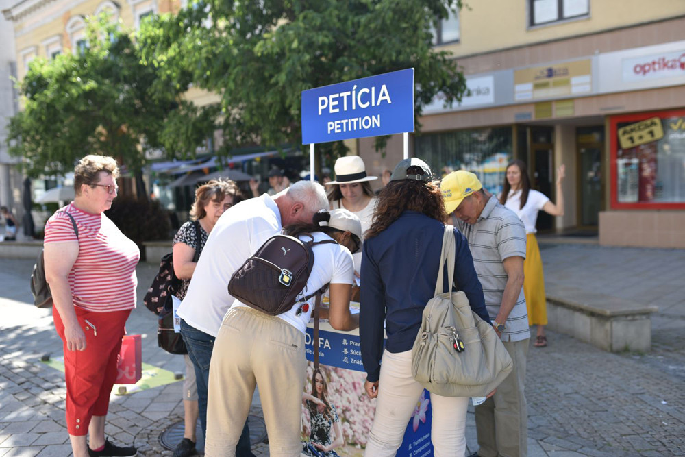 Petiční akce v Nitře Petiční akce v Nitře