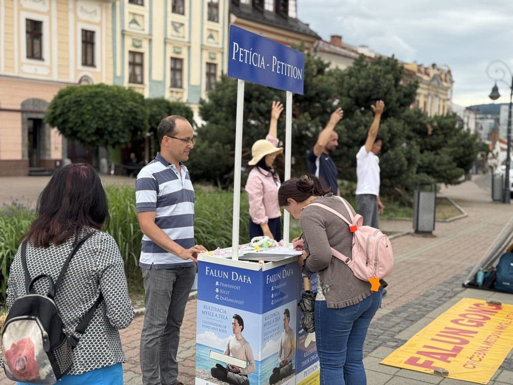Petiční akce v Bánské Bystrici Petiční akce v Bánské Bystrici