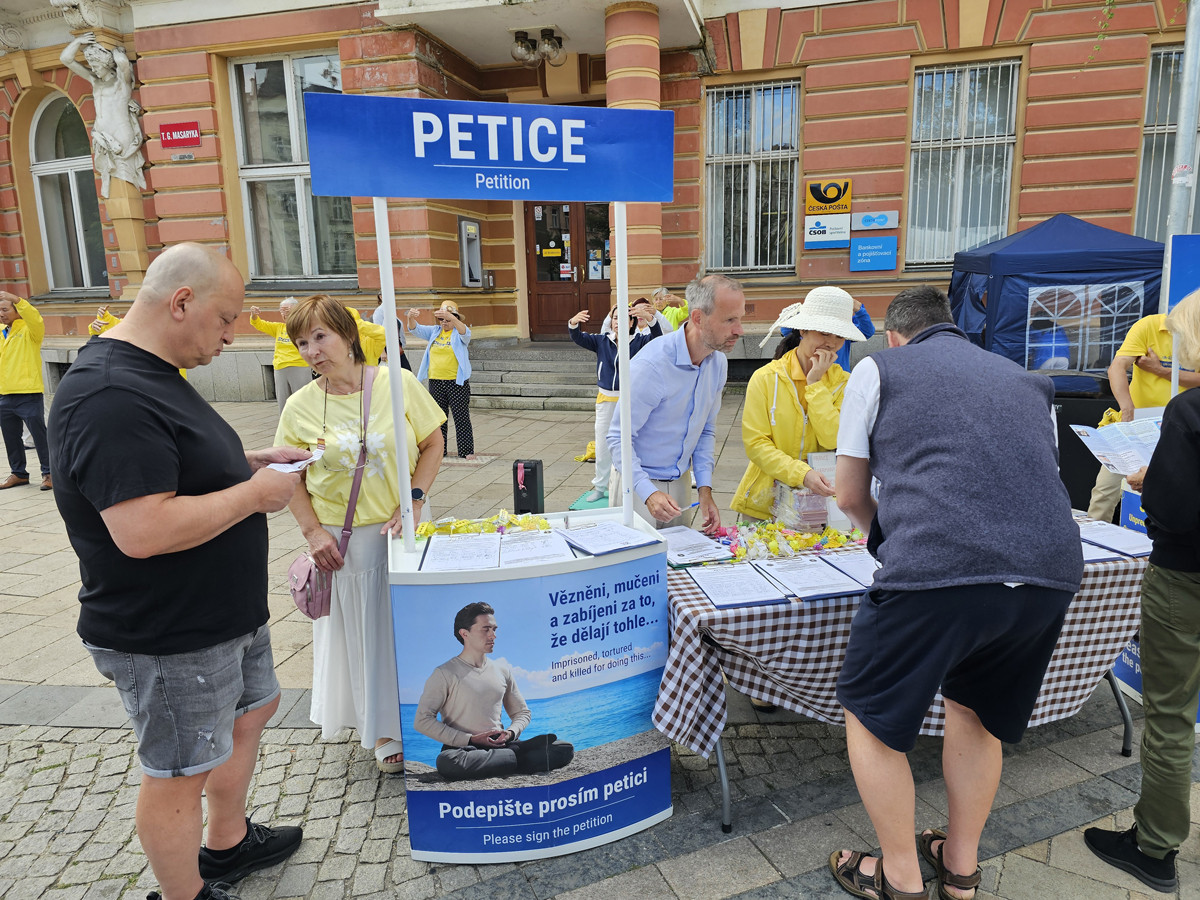 Petiční akce v Karlových Varech
