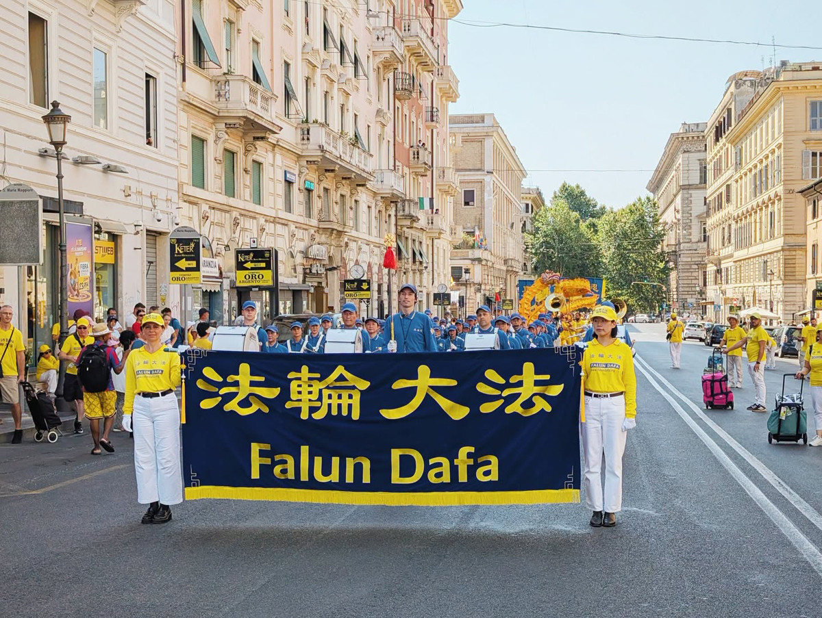 Průvod Falun Dafa v Římě
